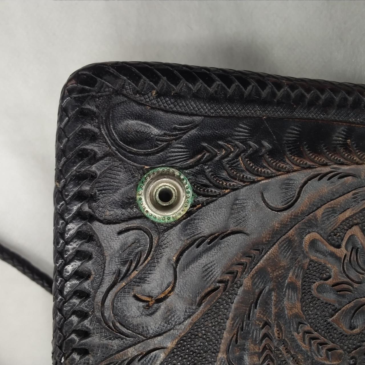 フラップ受け側変色あります