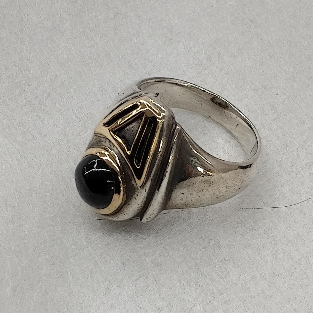 三角部分の塗装剥がれあり