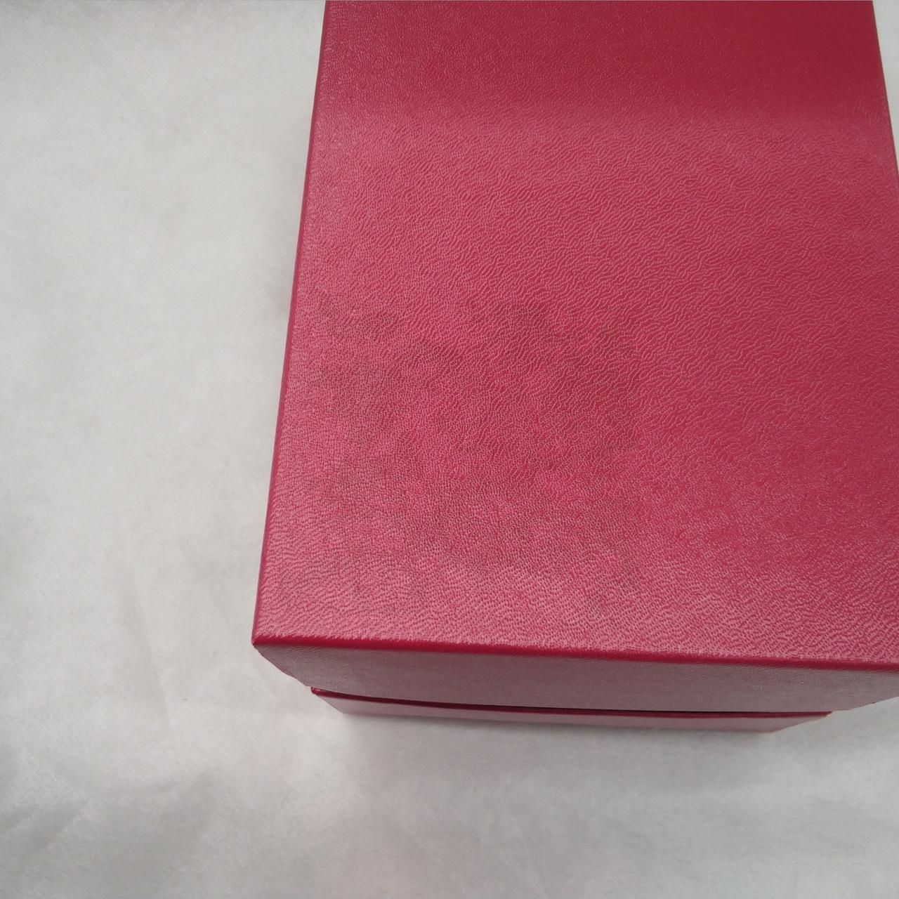 箱裏面、シール跡あります