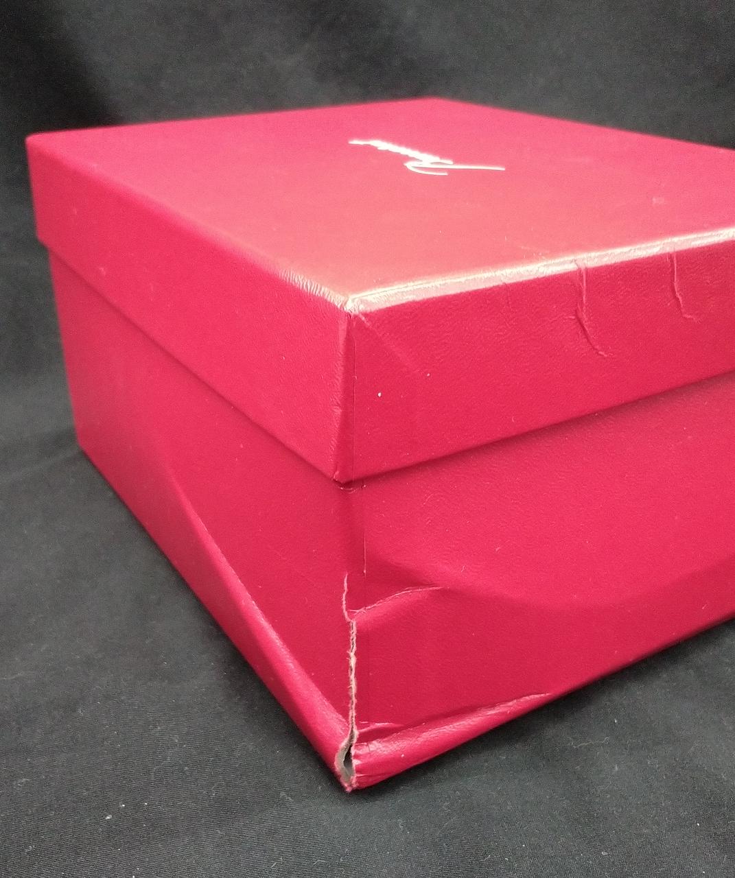 潰れていて破れあり