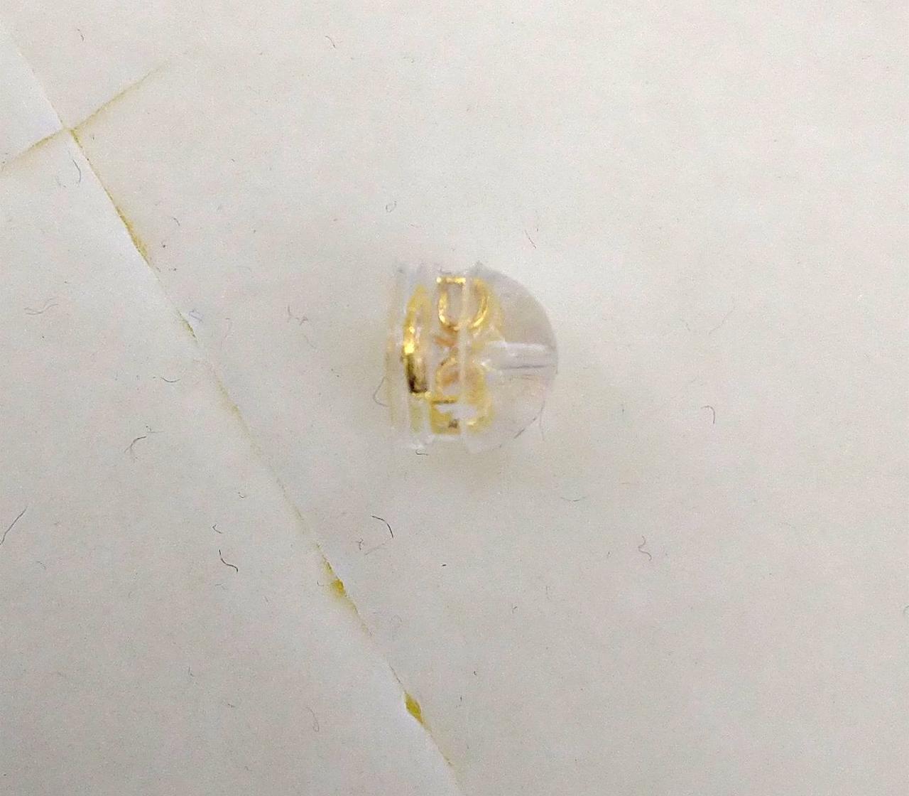 シリコンの中に入っています