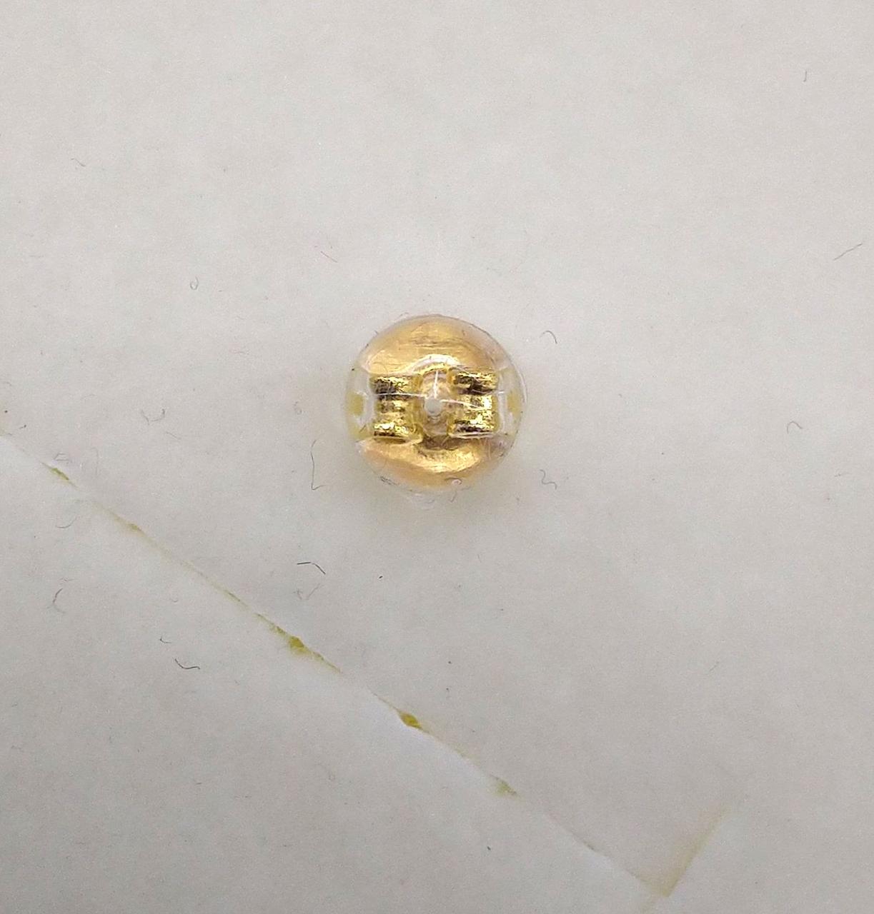 シリコンの中に入っています