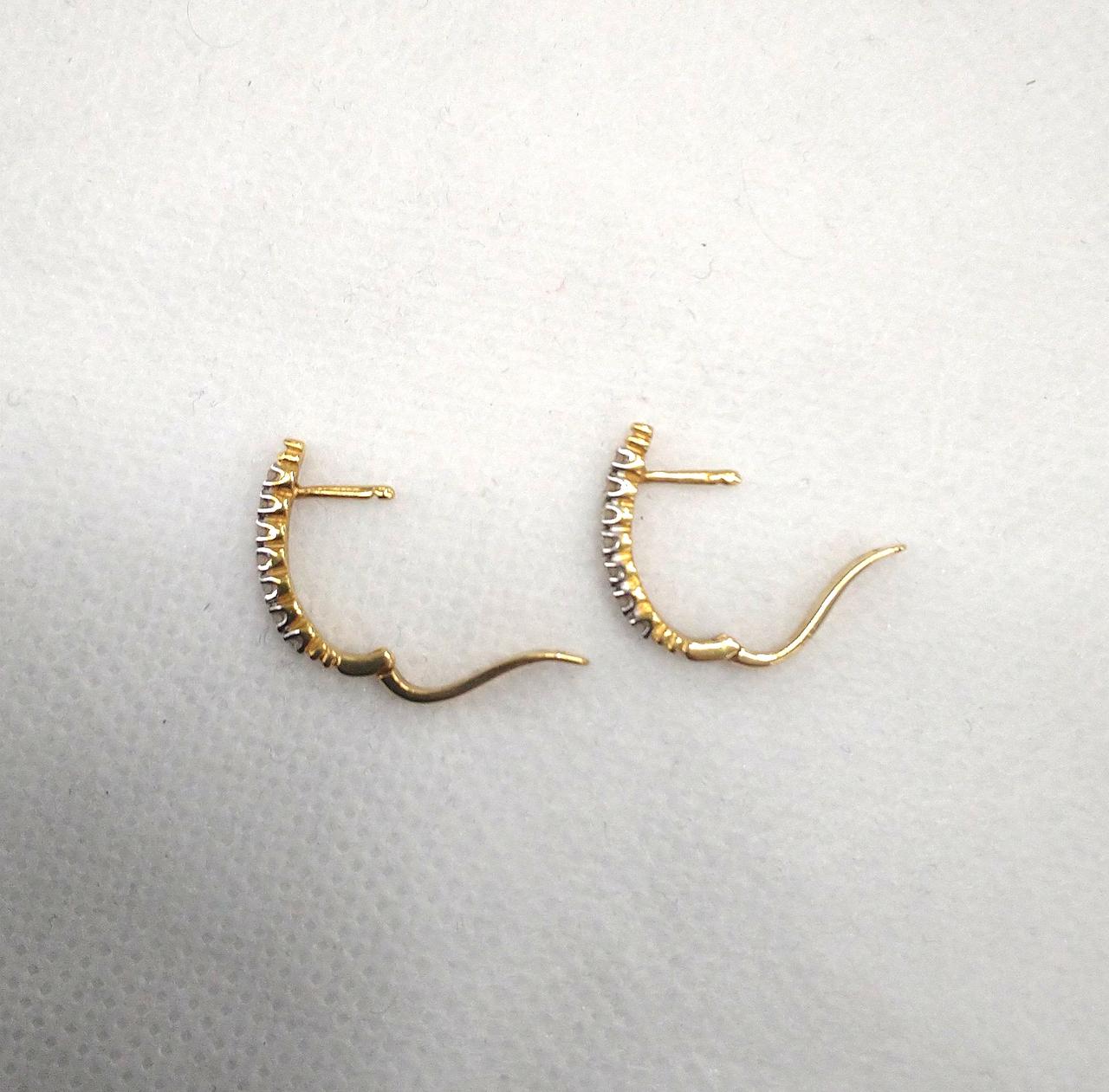 開く角度違います