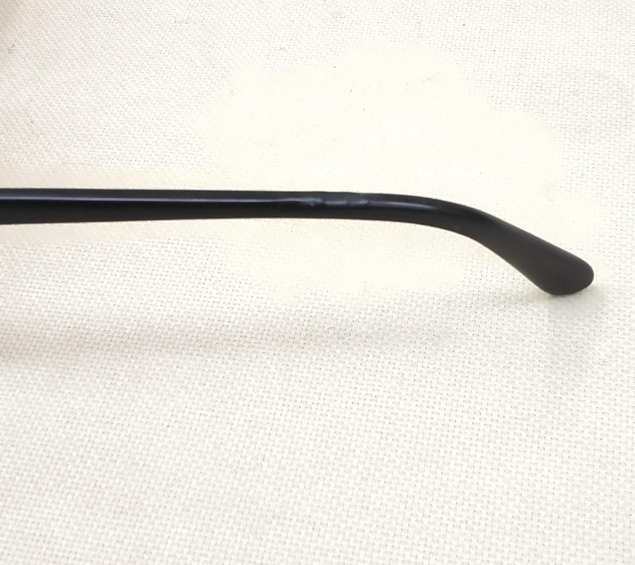 フレームにキズあり