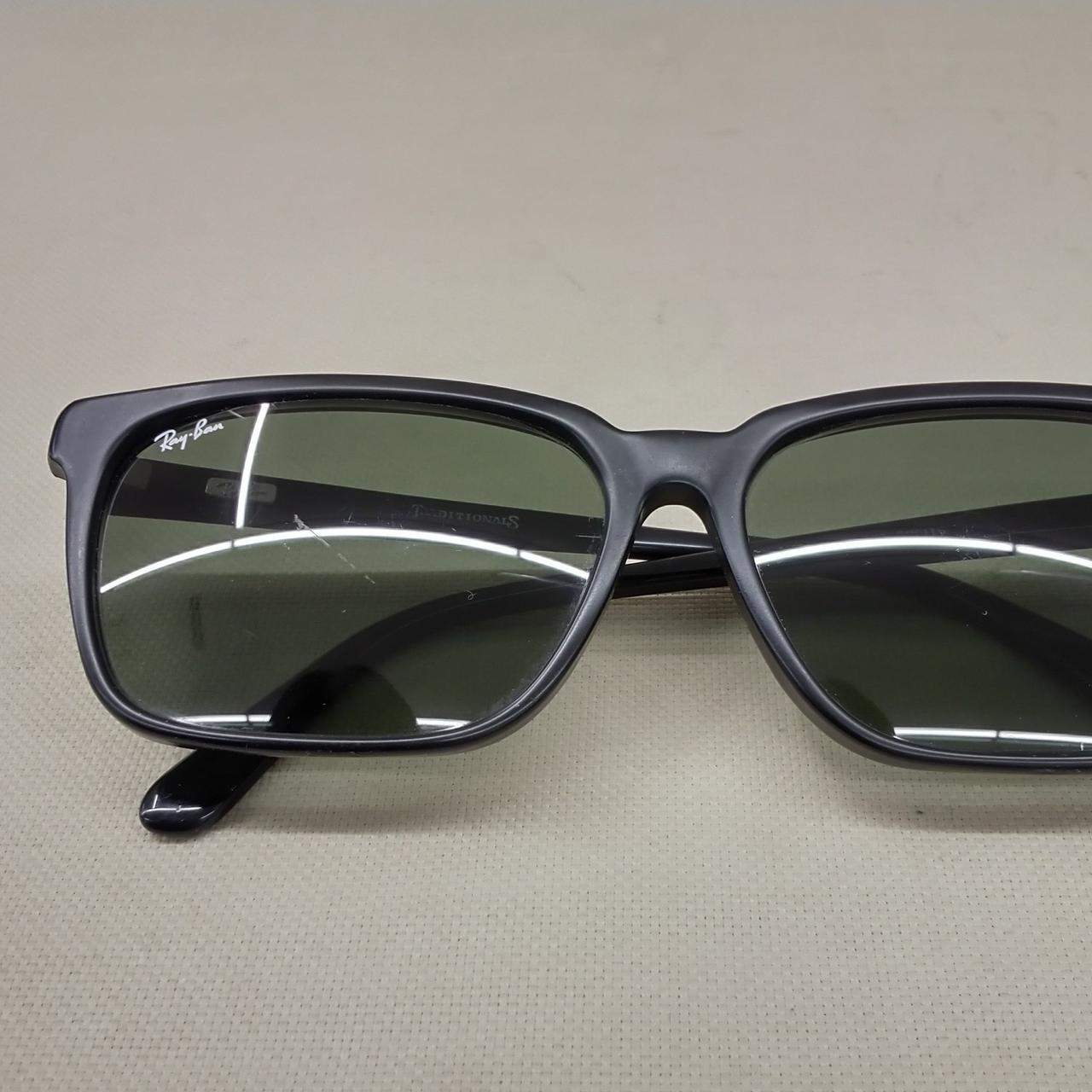 レンズにややキズあり