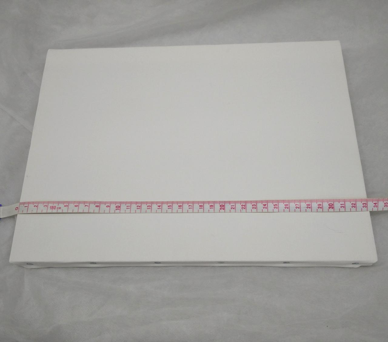 横　約33cm