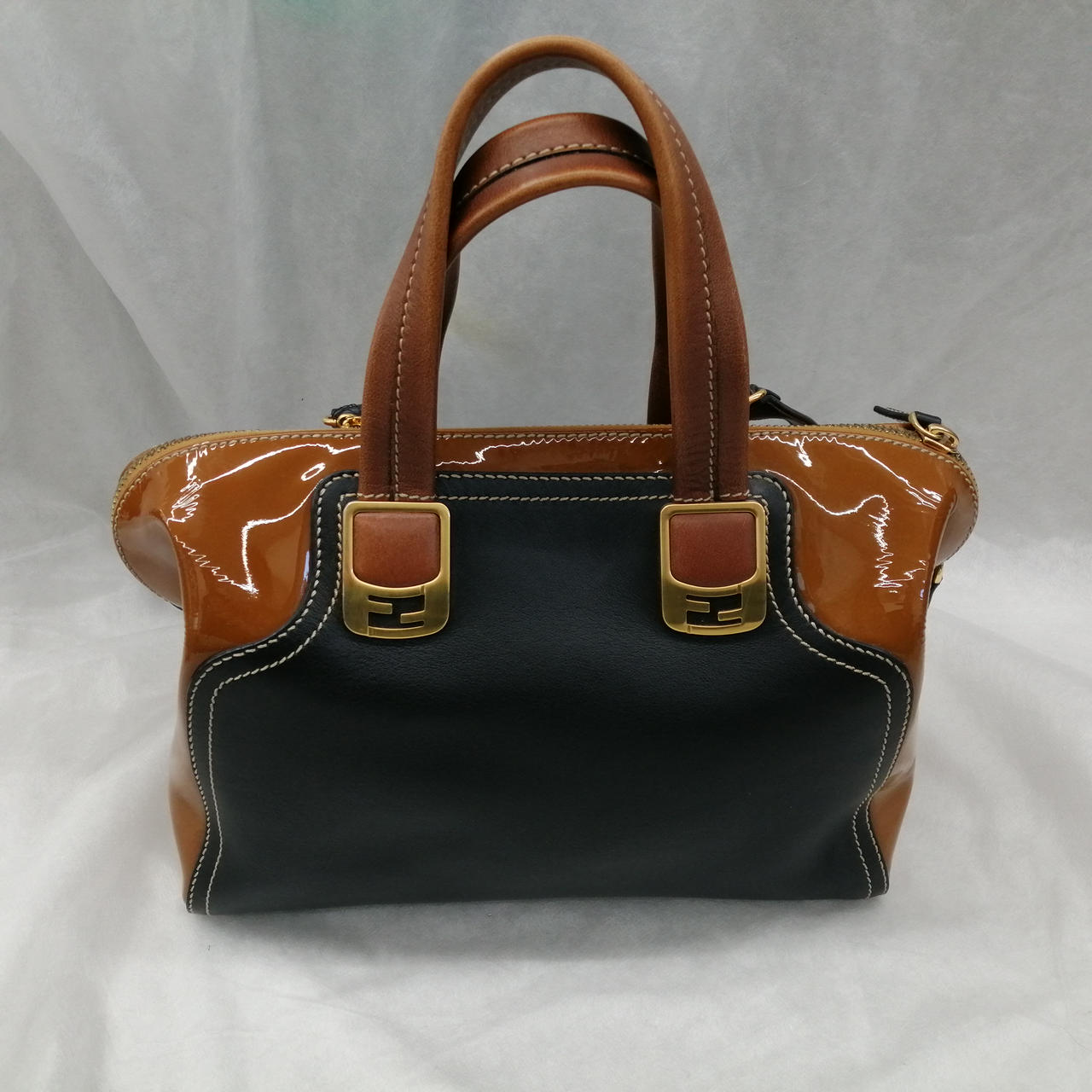 FENDI 型番：8BL114-B82 カメレオン 24,750円