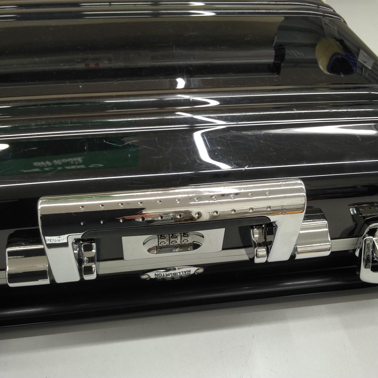 キズがあります。