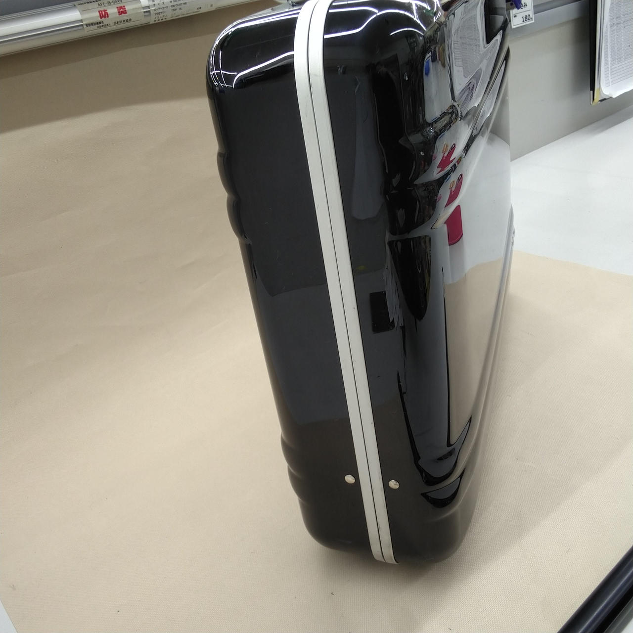 キズがあります。