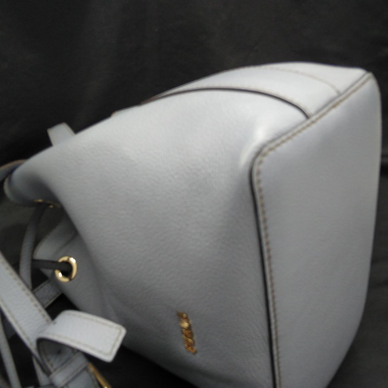 角スレが見られます。