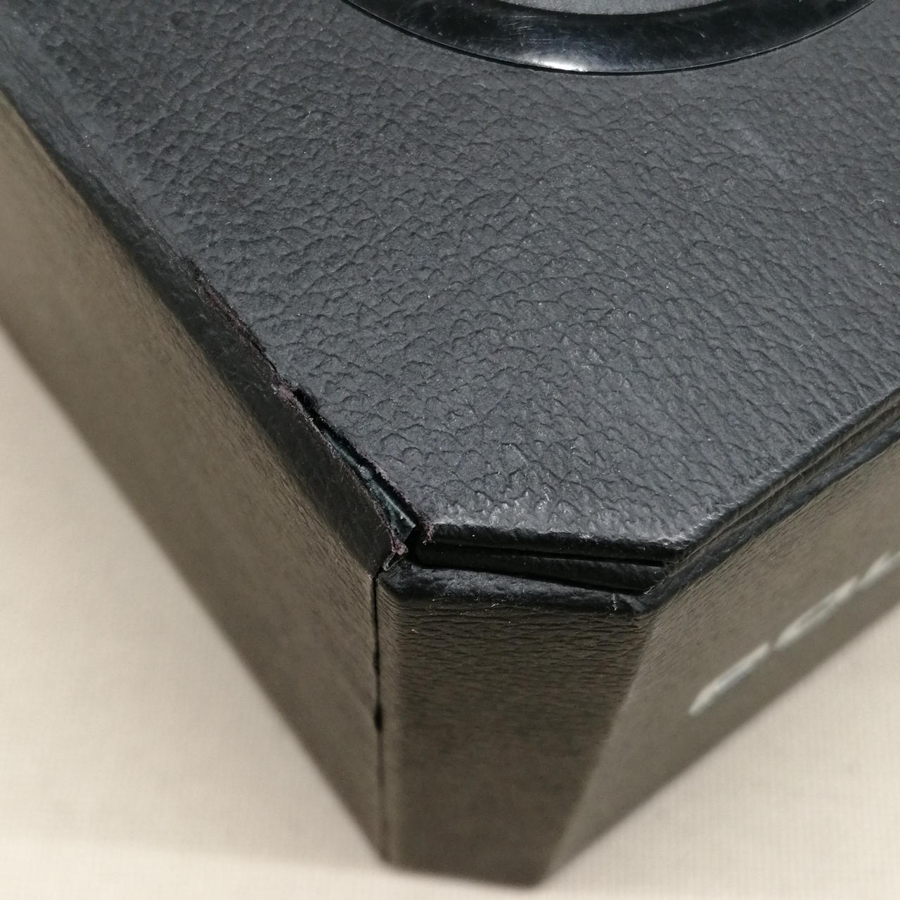 箱ダメージあります