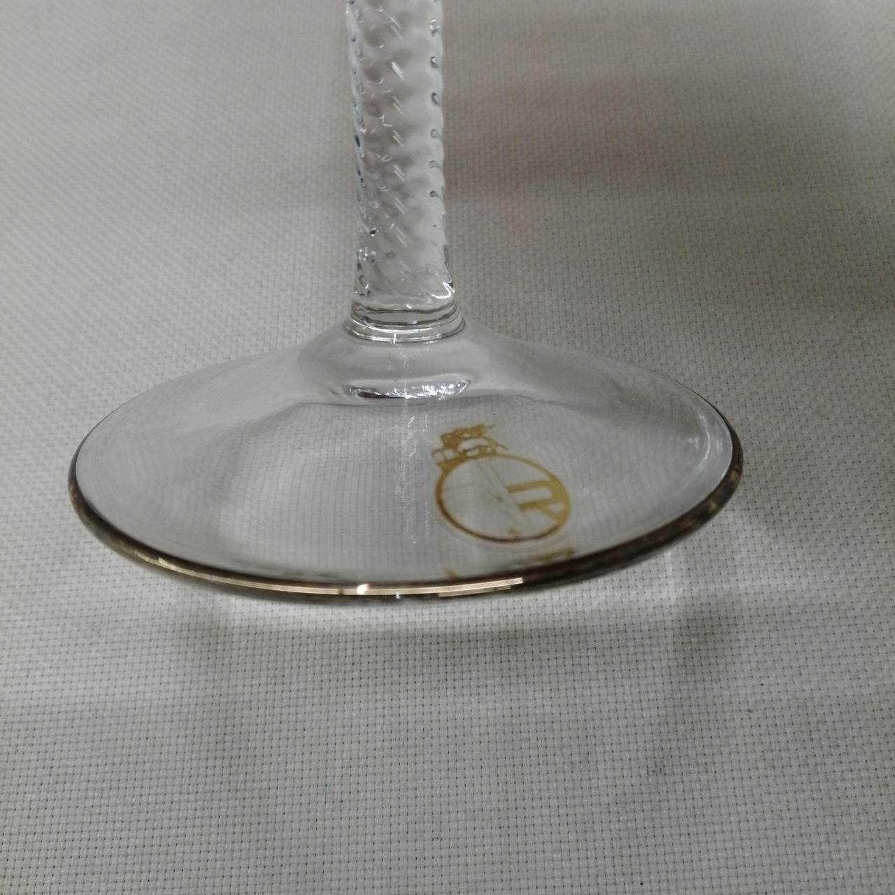 金縁変色あります