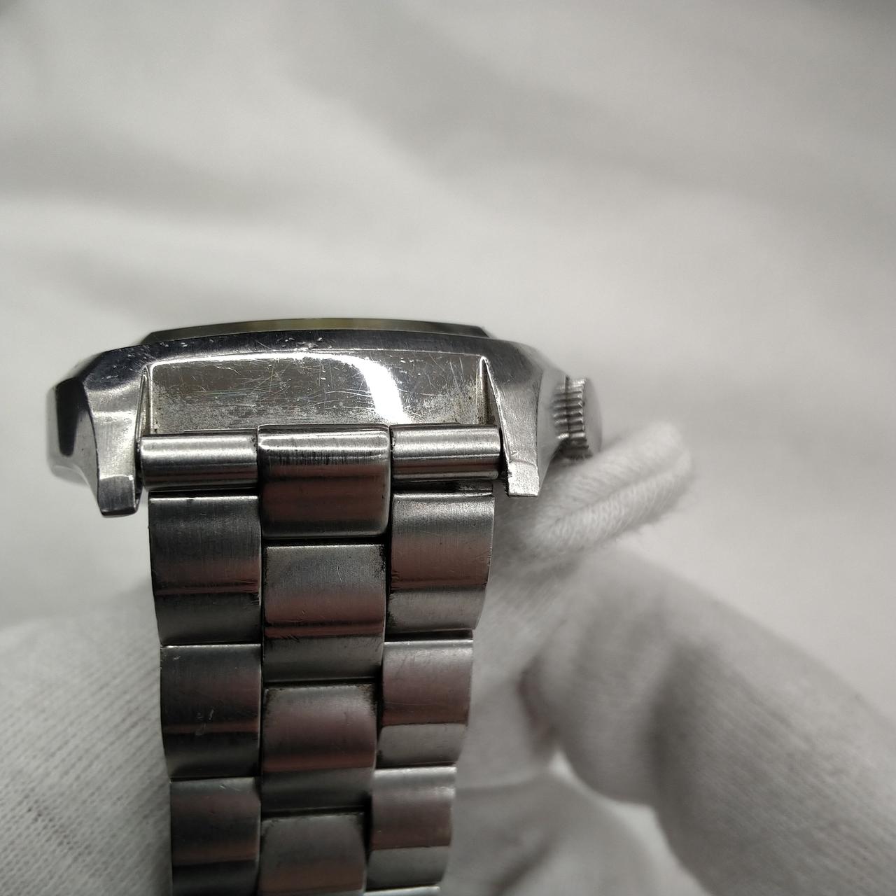 傷があります。