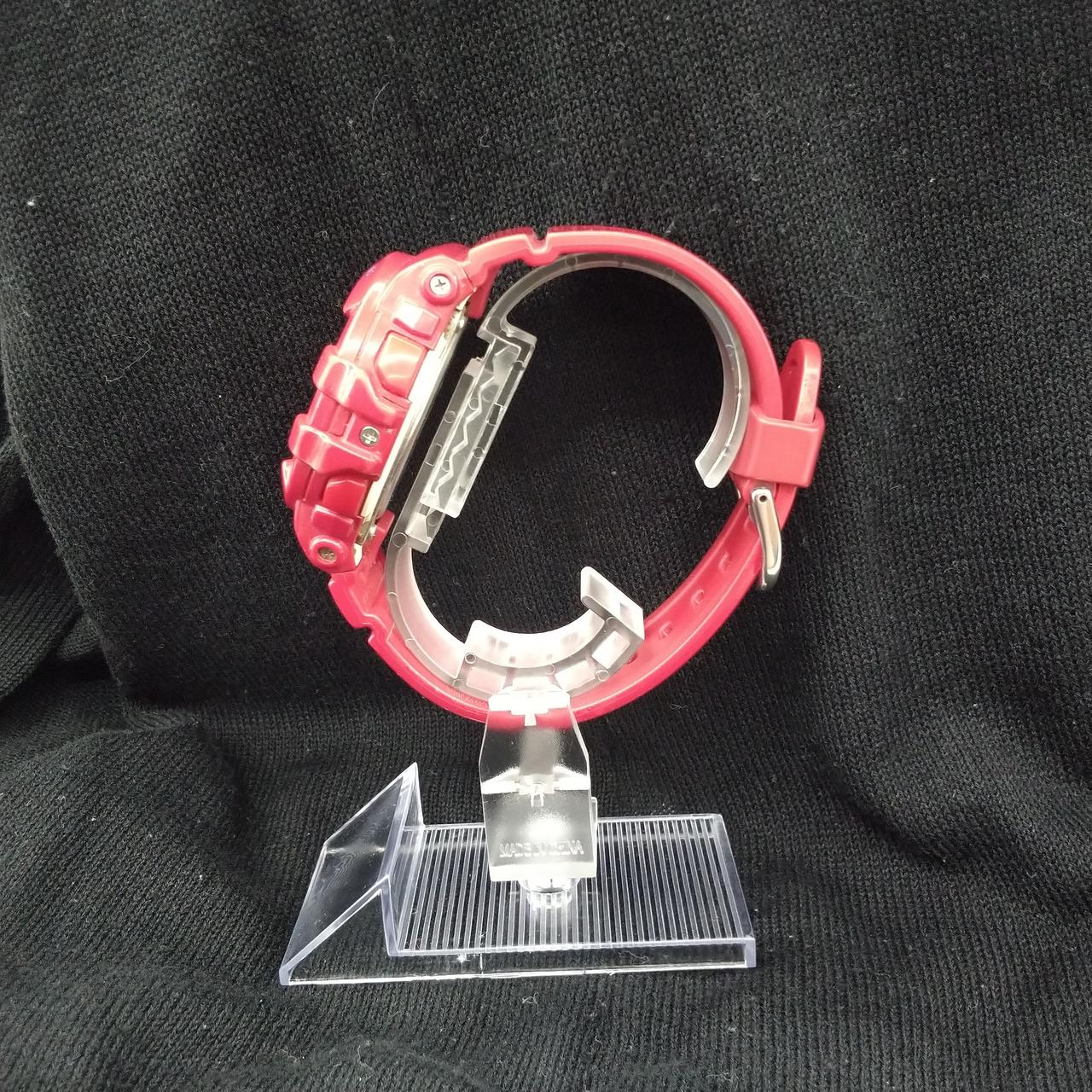 ボタン部分に塗装剥がれが見られます。