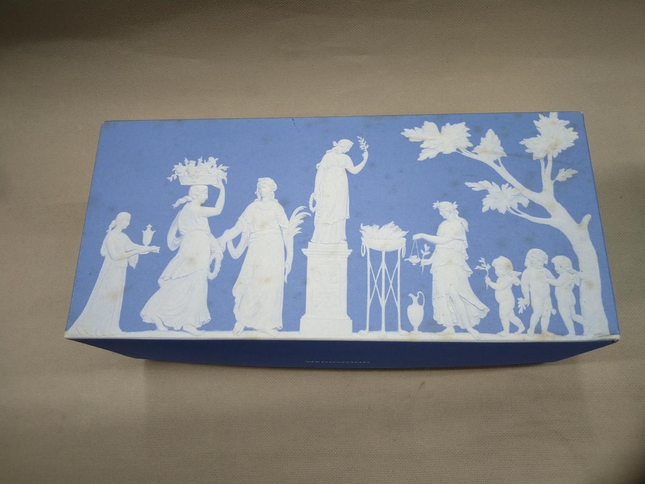 全体的にシミ汚れあります