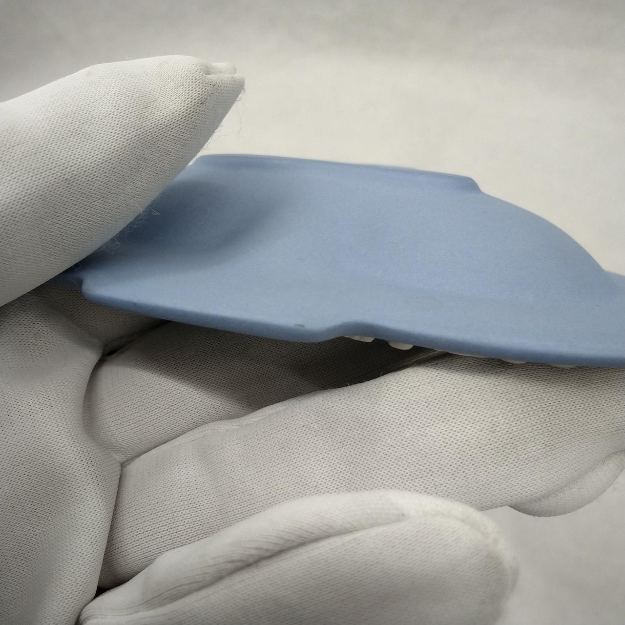 黒い汚れがあります。