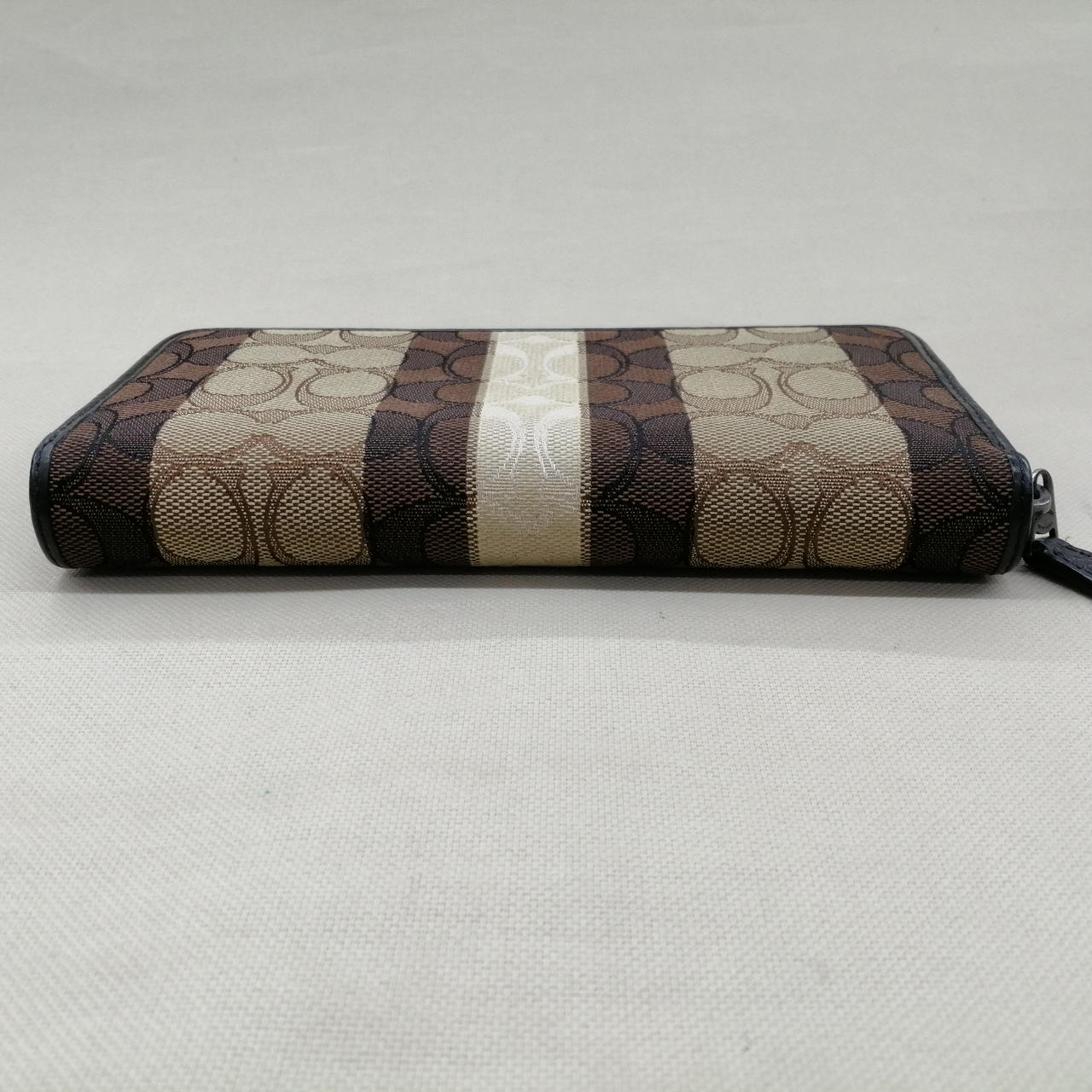 【未使用✨極美品】　COACH コーチ　長財布 ブラウン　シグネチャー コーチ(COACH)|長財布 シグネチャー ブラウン|HARDOFFオフモール
