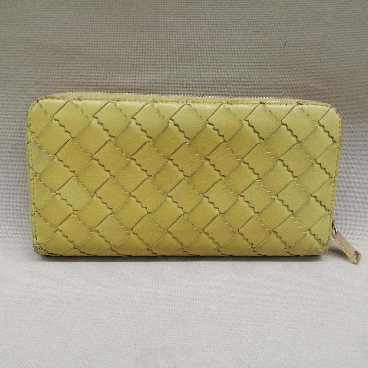 全体的に汚れ、キズあり