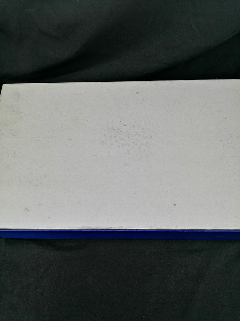 箱裏シミ出ています