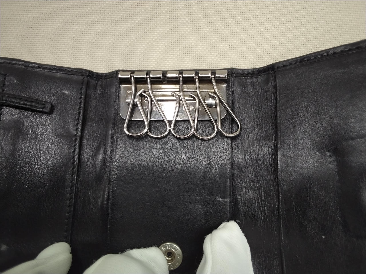 フック一本欠損しています