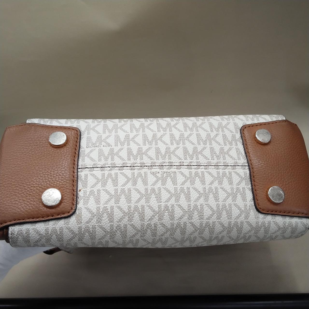 傷が多数あります。