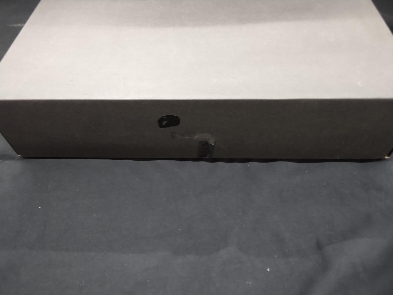 テープ跡あります