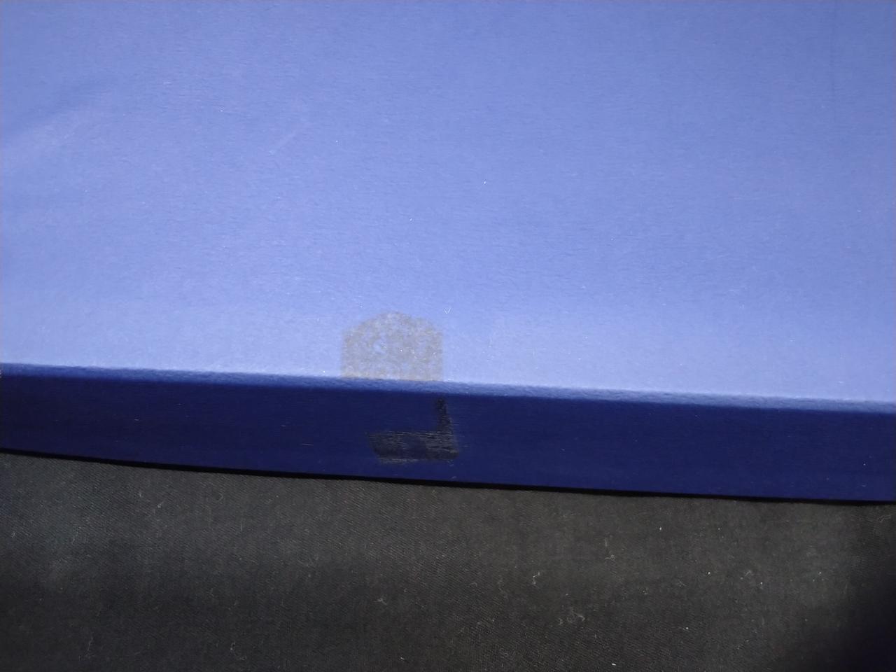 テープ跡あります