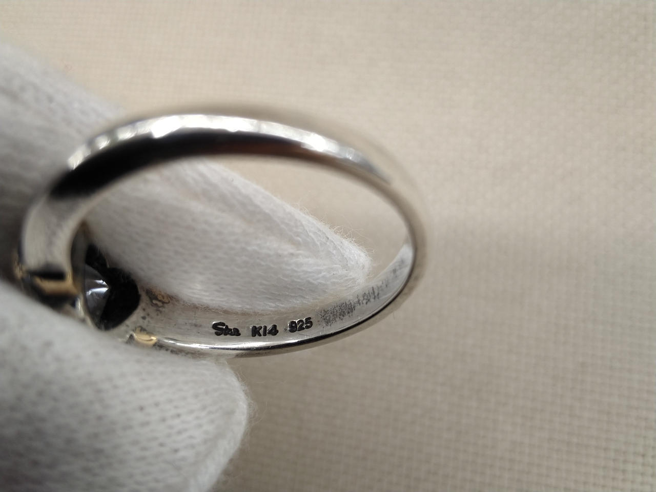 傷が多数見られます。