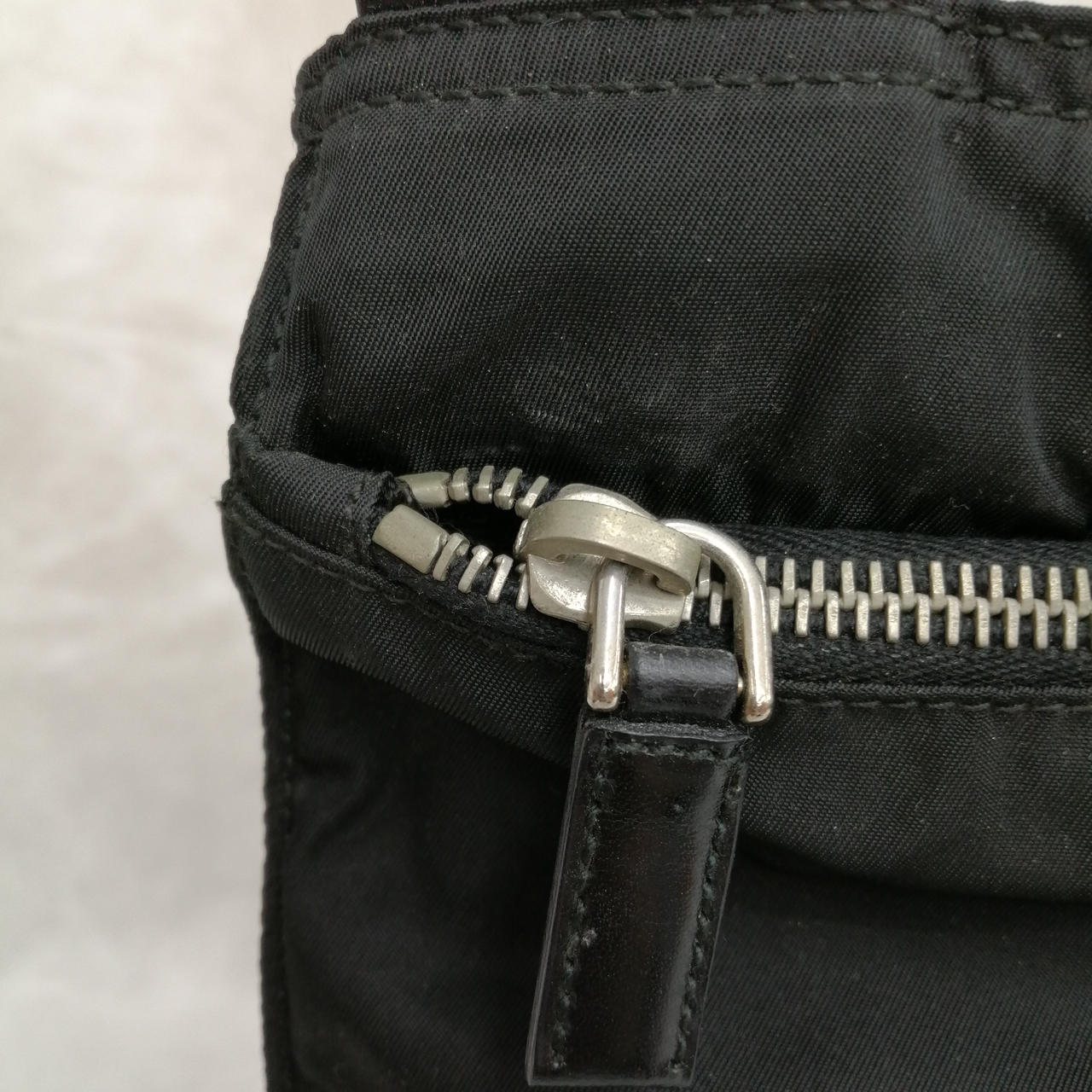 ジッパー劣化あり