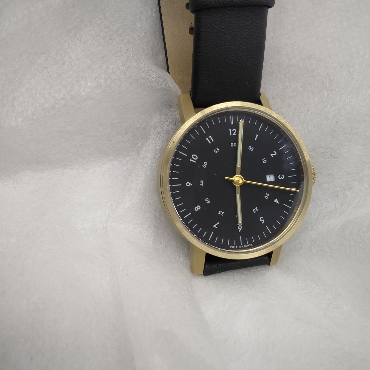 12時付近の部分に傷があります。