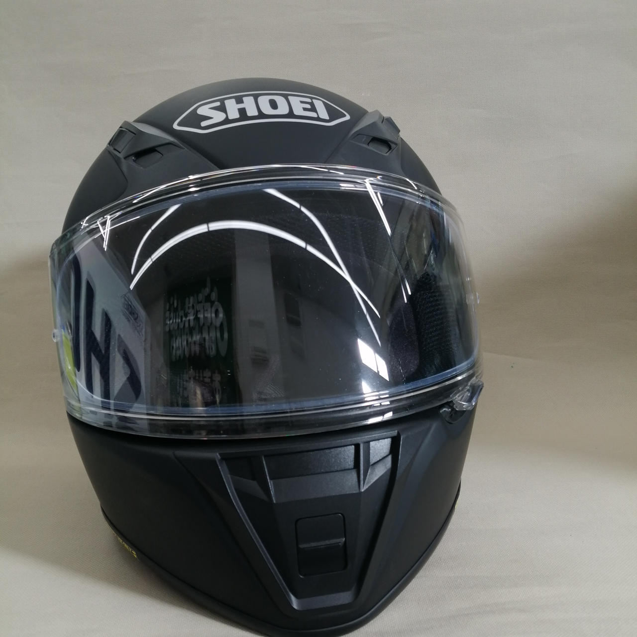 白い汚れが多数ついています。