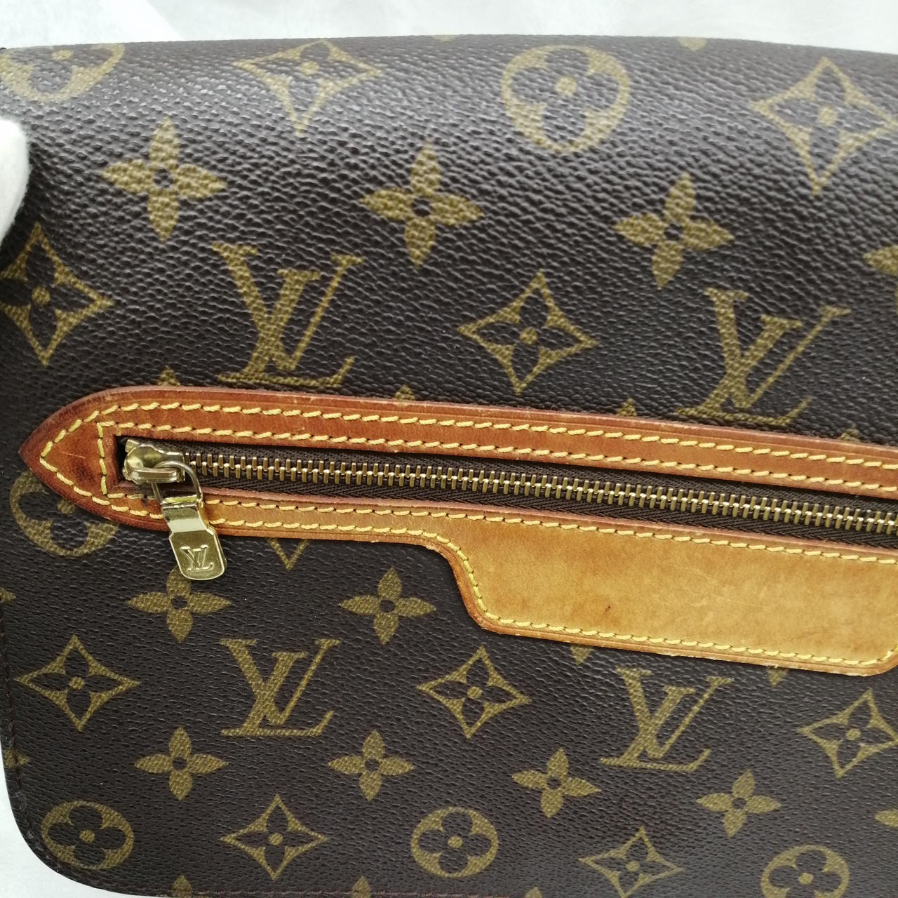 ファスナー開きません