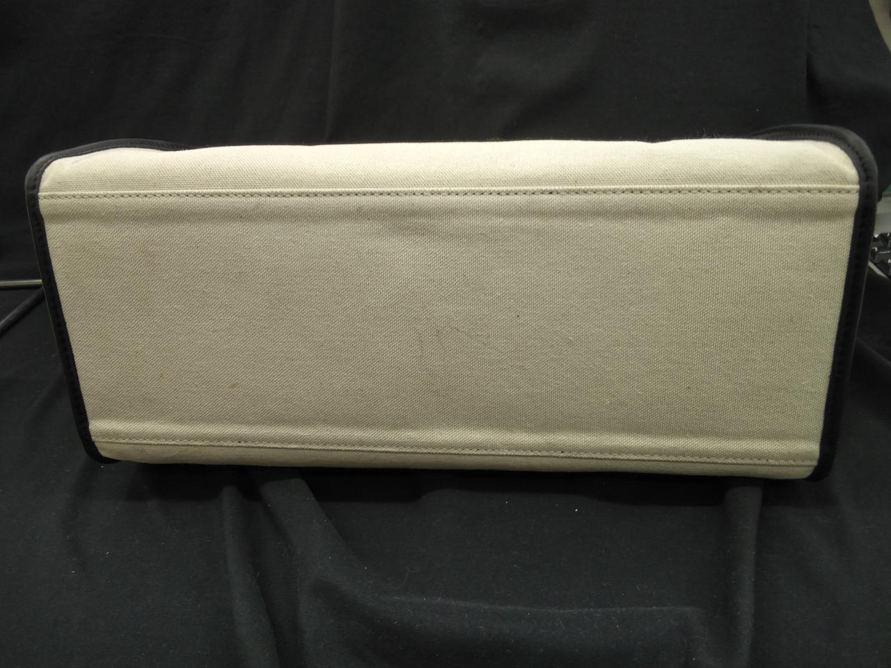 汚れが多数見られます。