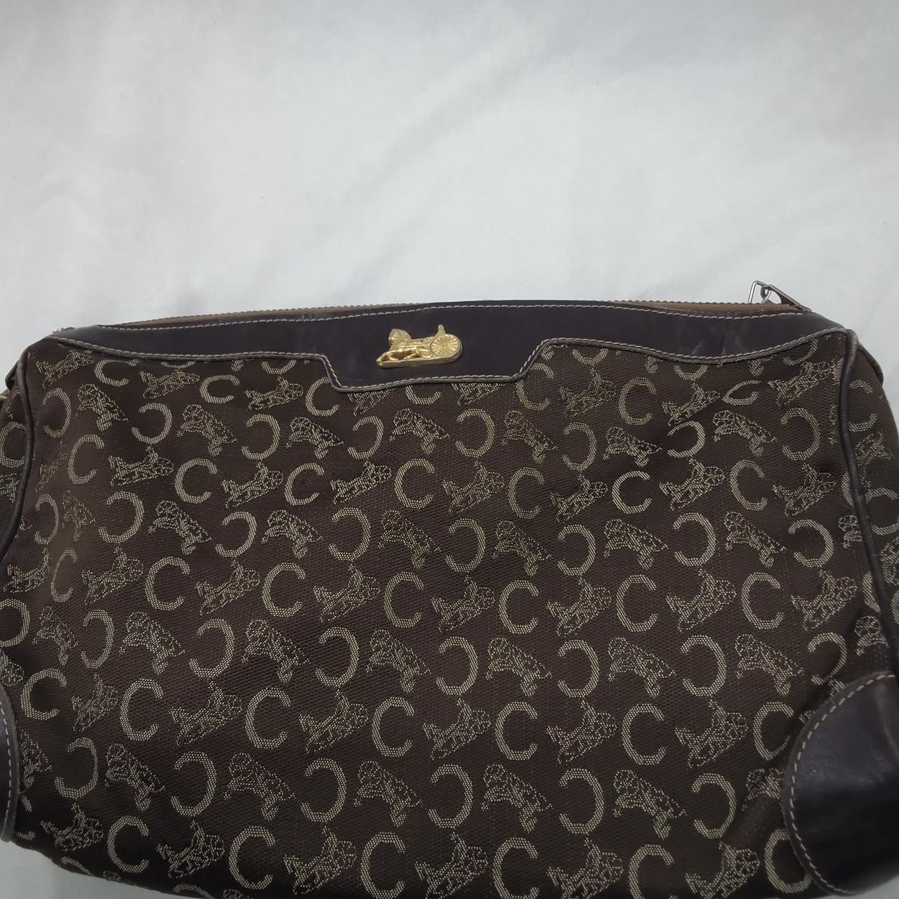 金属部分に塗装剥がれが見られます。