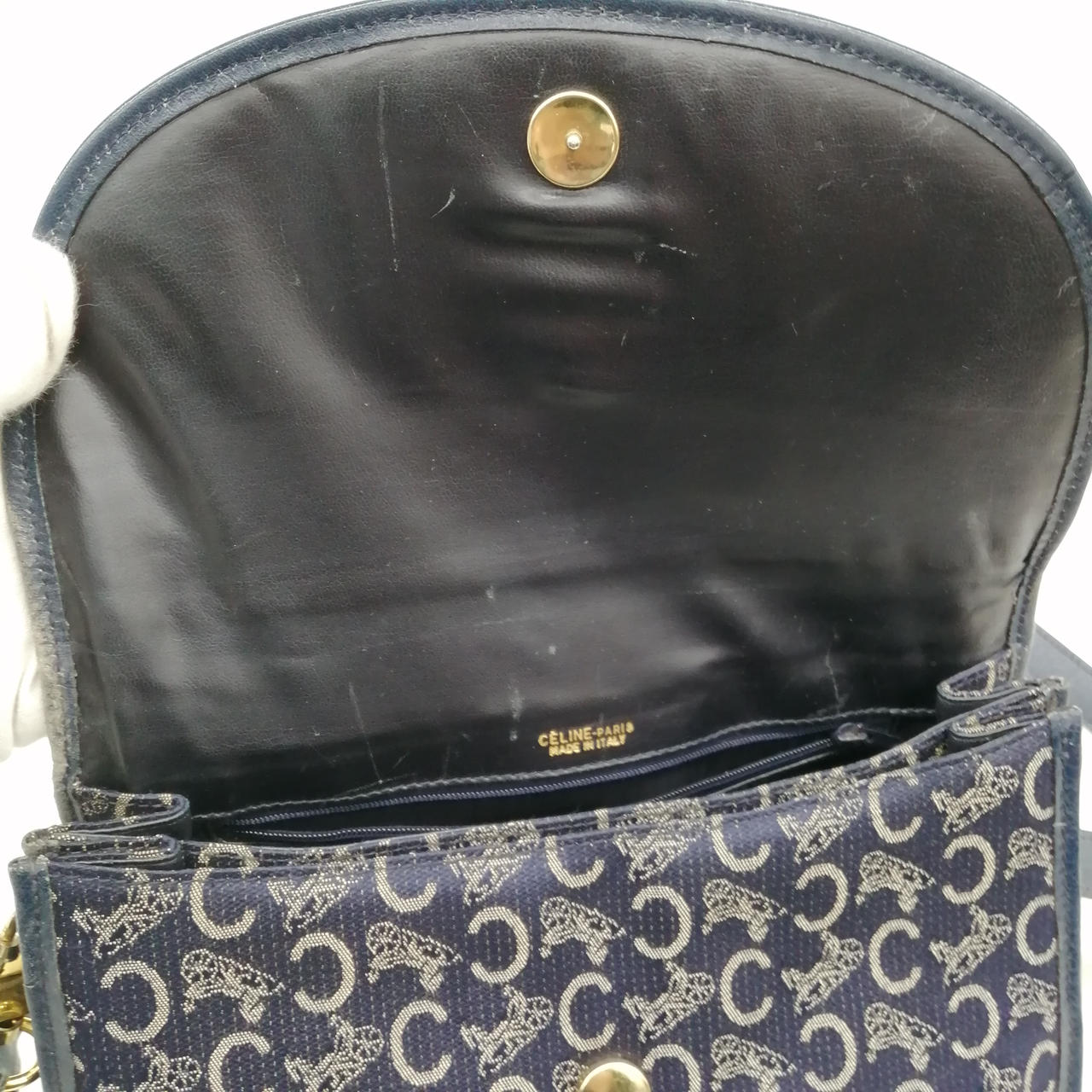 傷が多数あります。