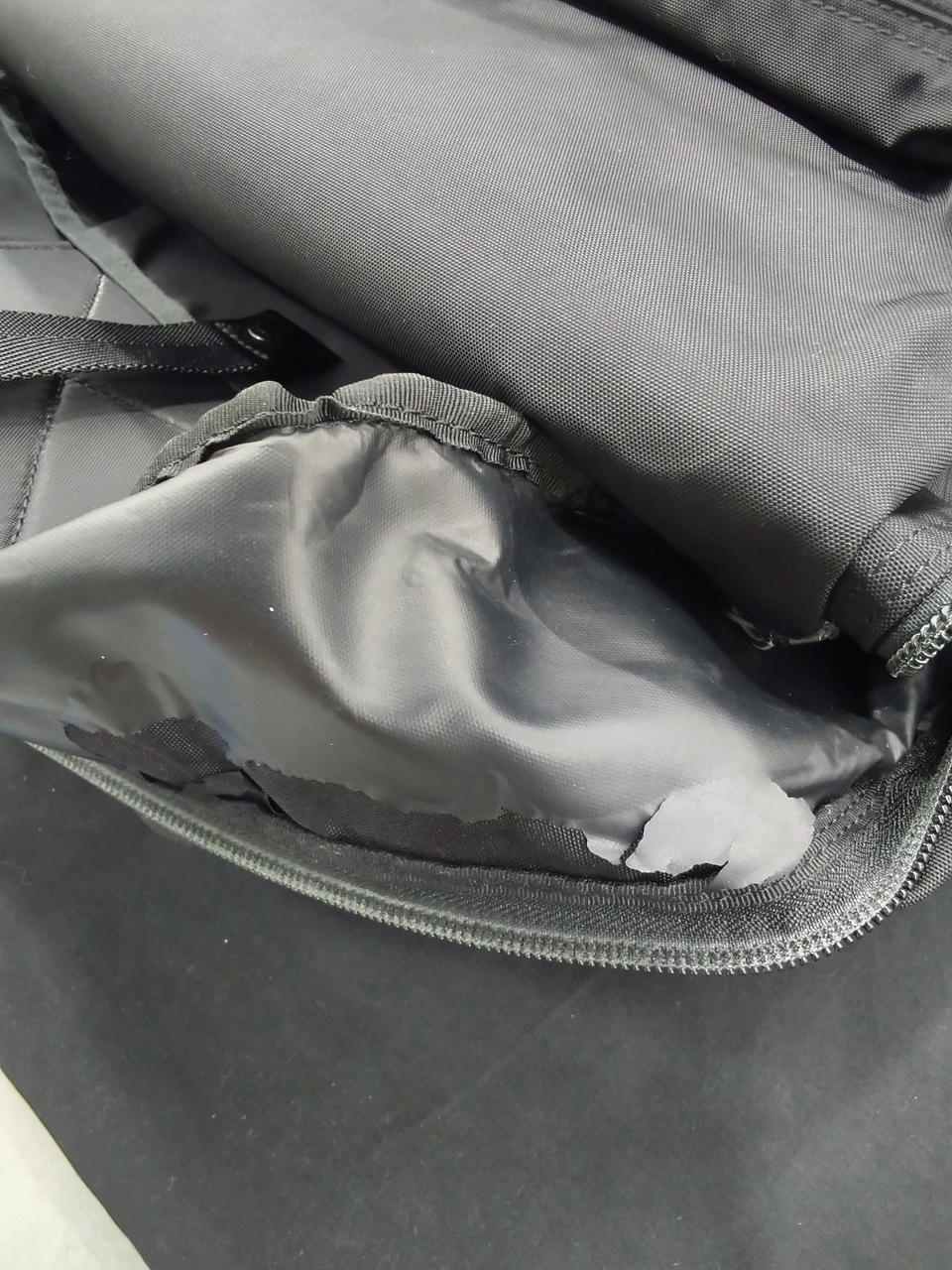 内側のコーティング劣化しています