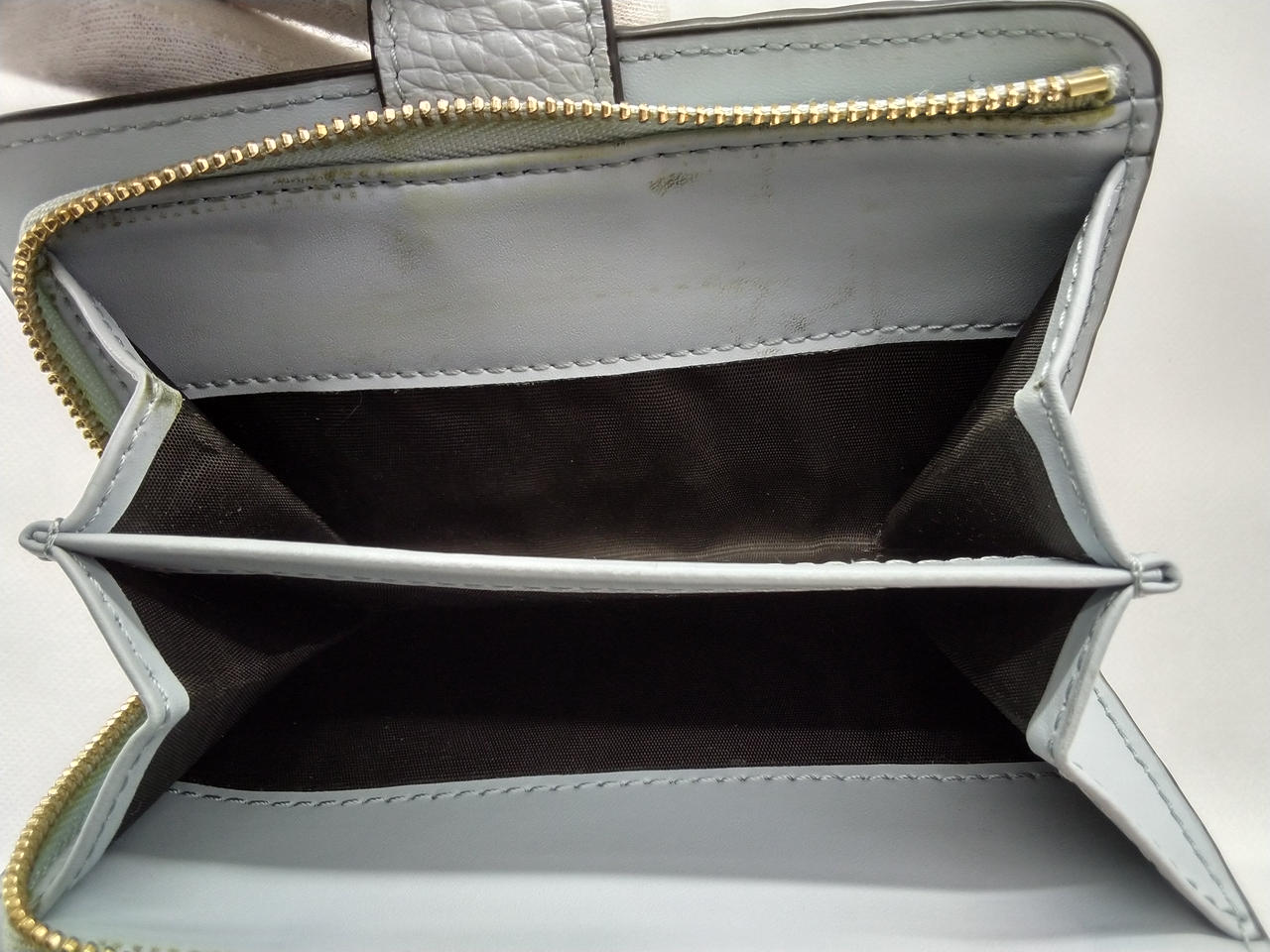 内側変色汚れあり