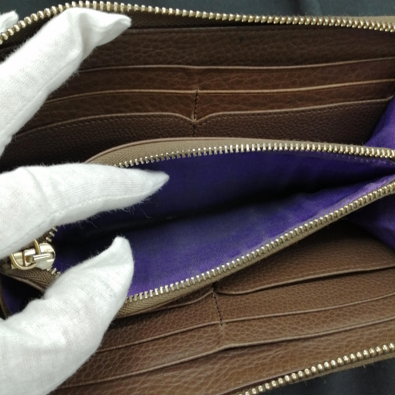 黒い汚れがあリます。