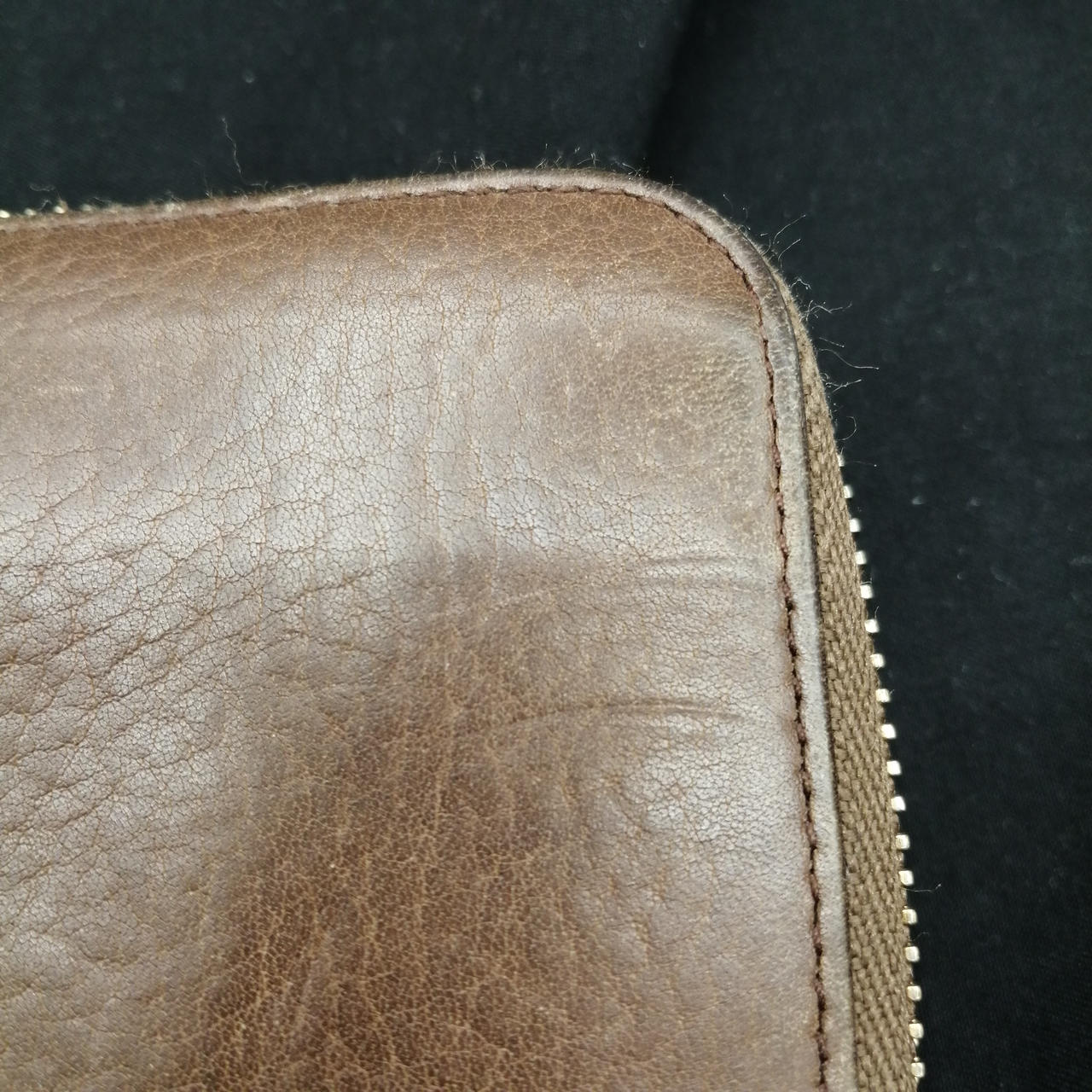 傷がついています。