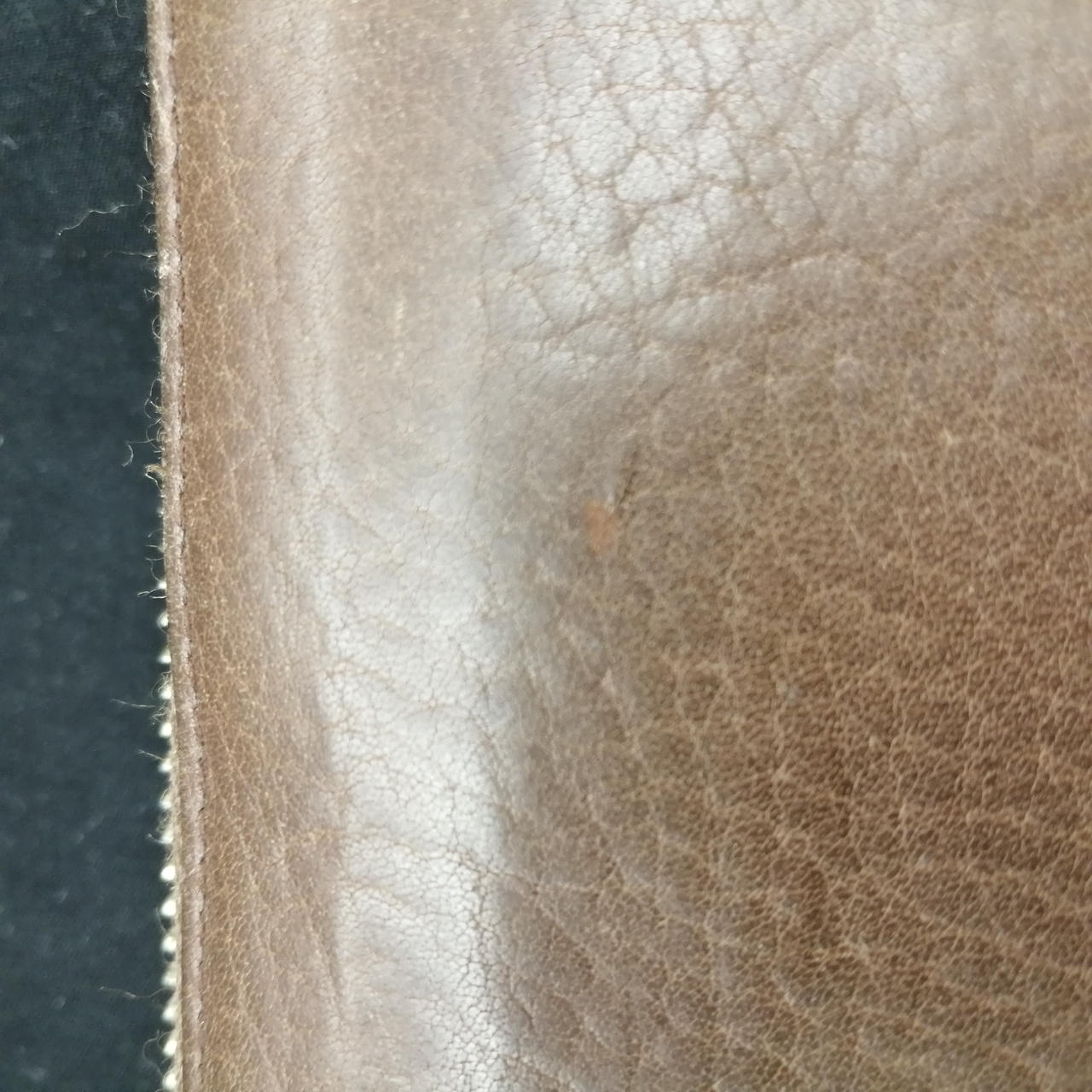 傷がついています。