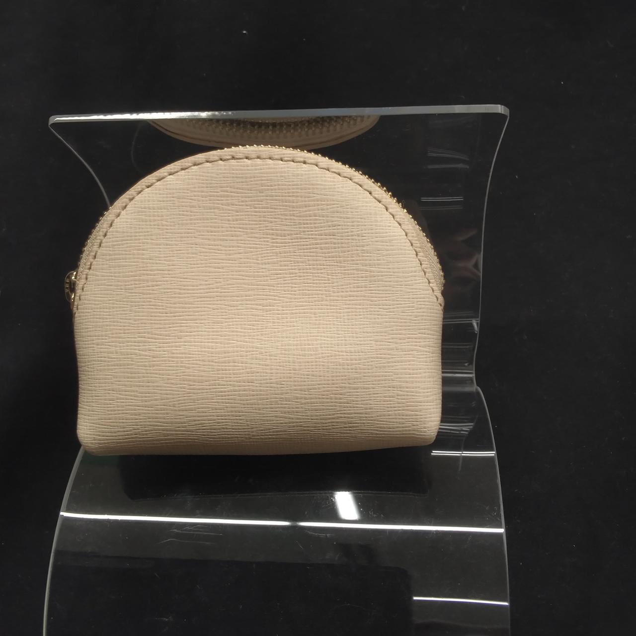 角擦れあります。