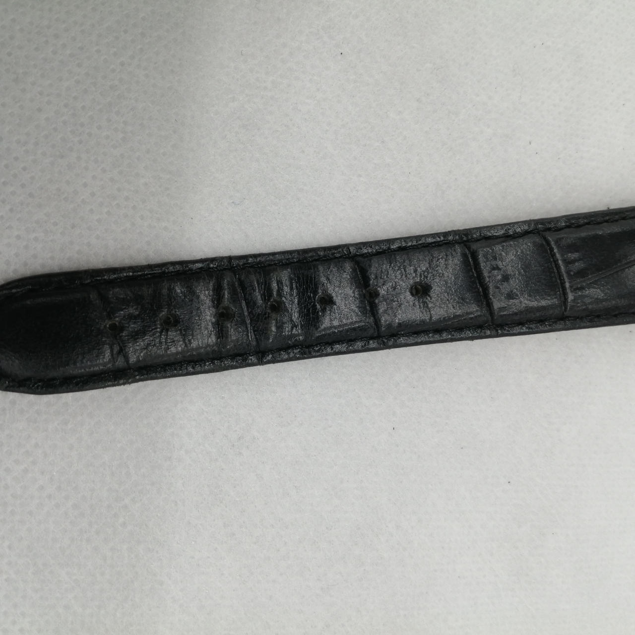 バンド部分に劣化が多数あります。