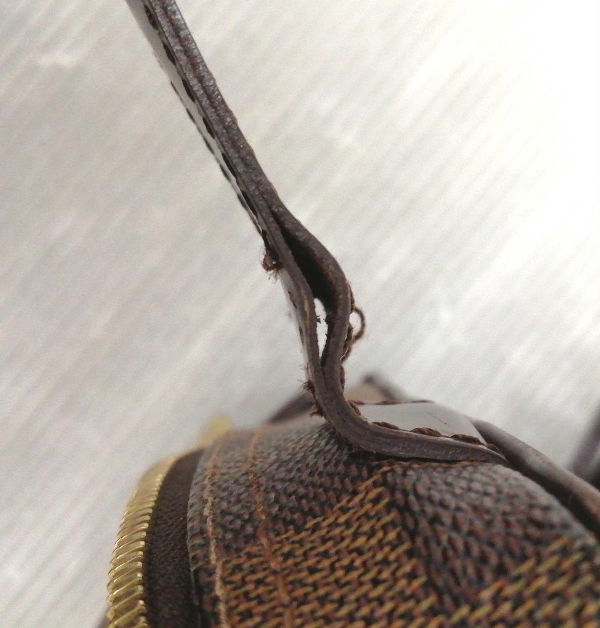 少々ほつれあります。