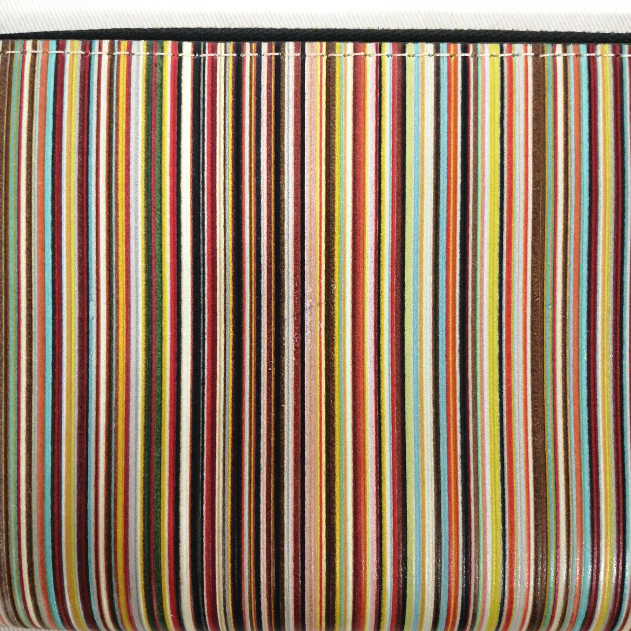 画像中央に若干のペン跡あります。