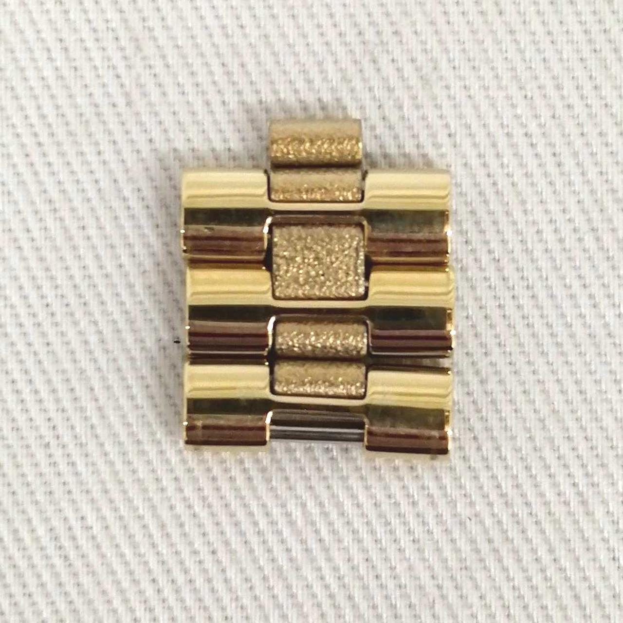 コマ2個あります。