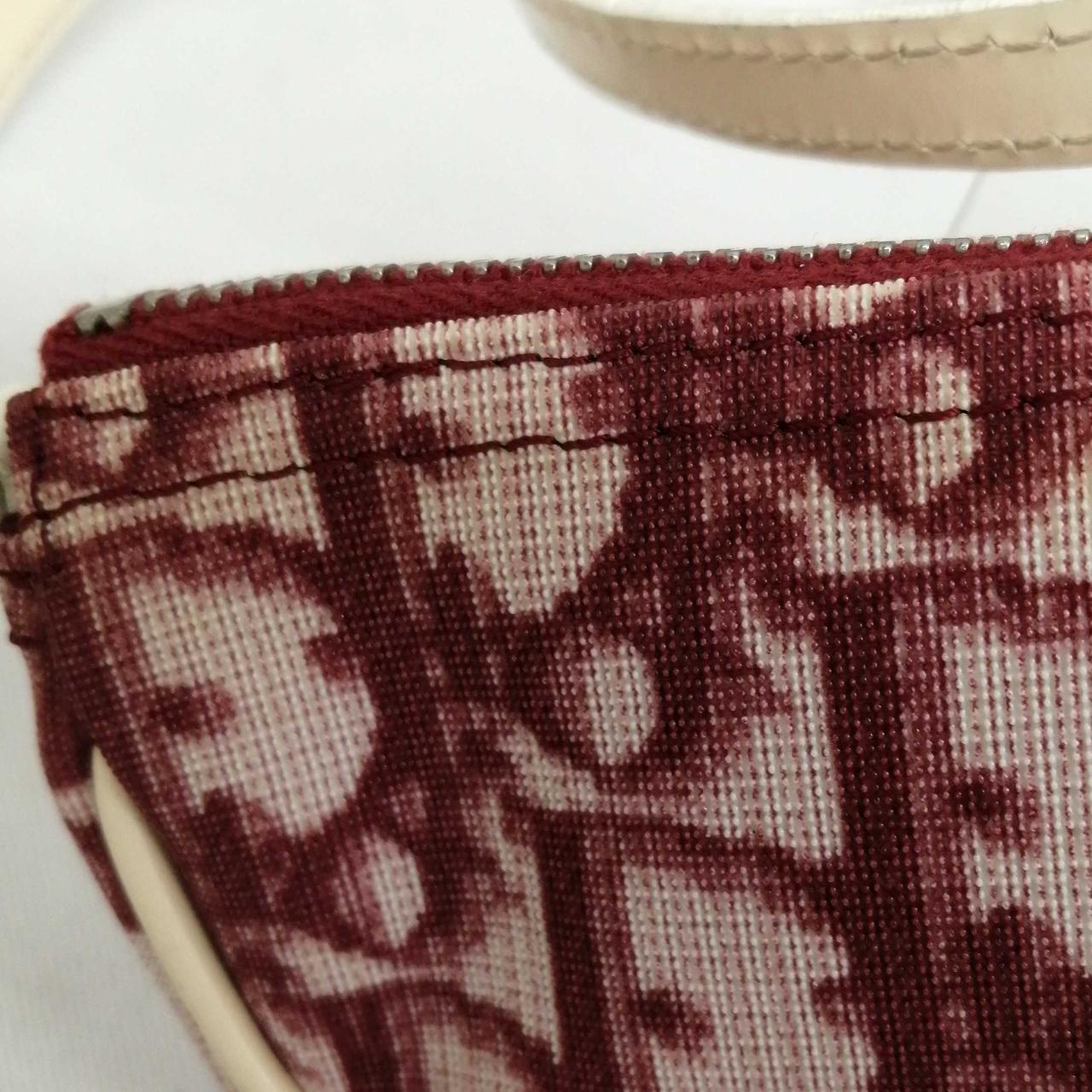 とても分かりづらいですが変色あります。