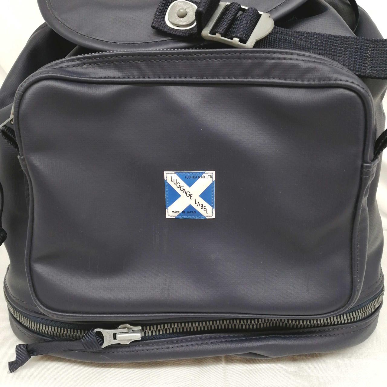 少々キズあります。