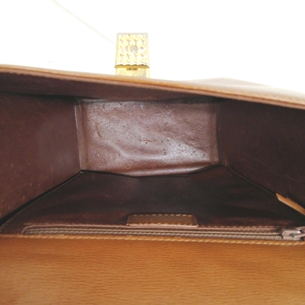 内側キズ多いです