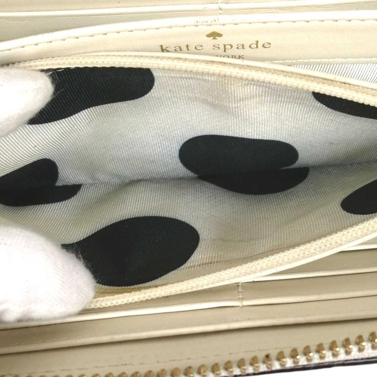 小銭入れに少々汚れございます。