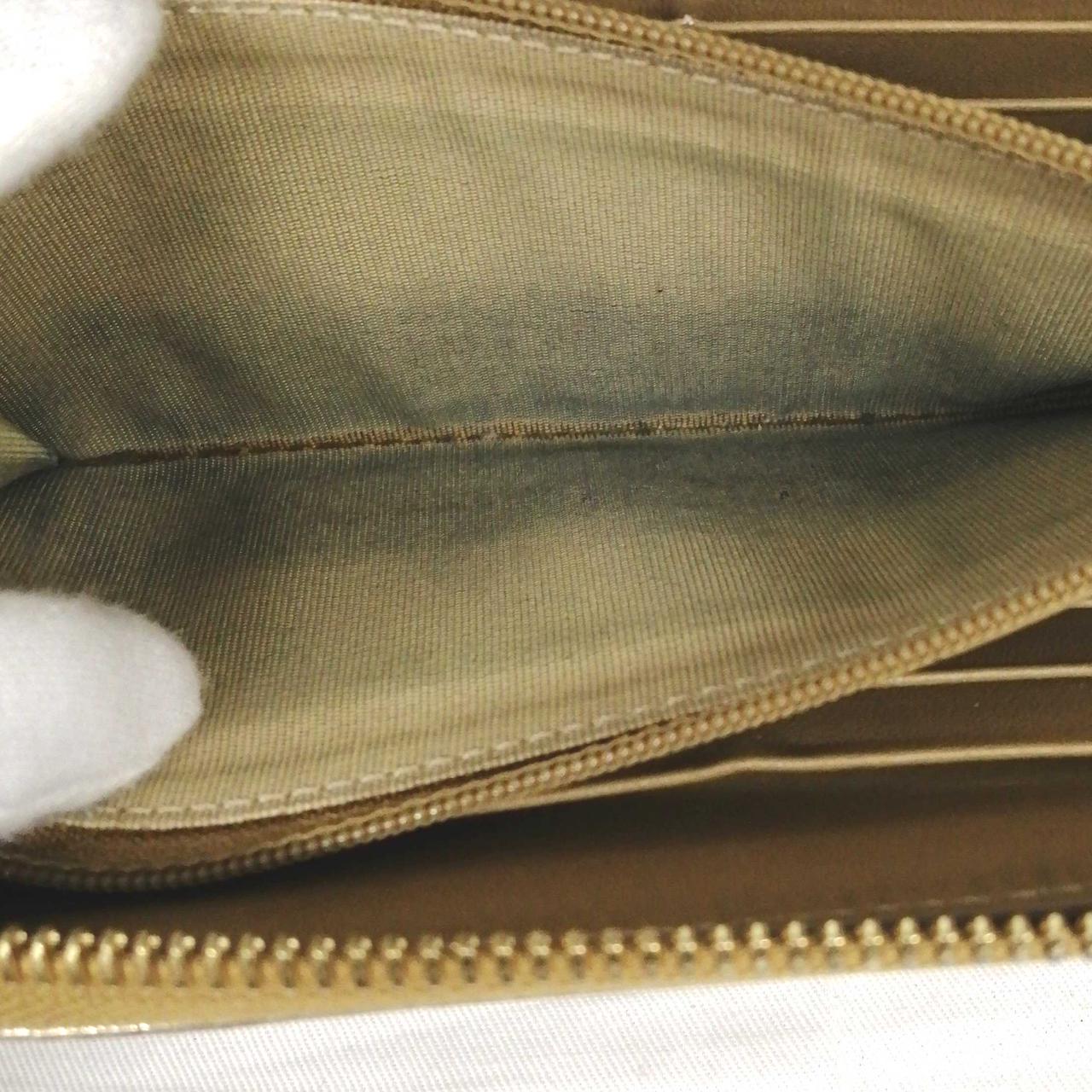 小銭入れに汚れございます。